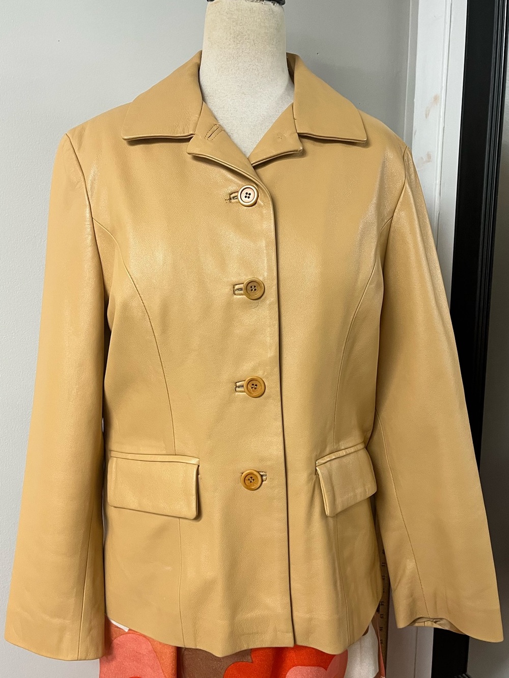 Italian Leather butterscotch leather SZ medium